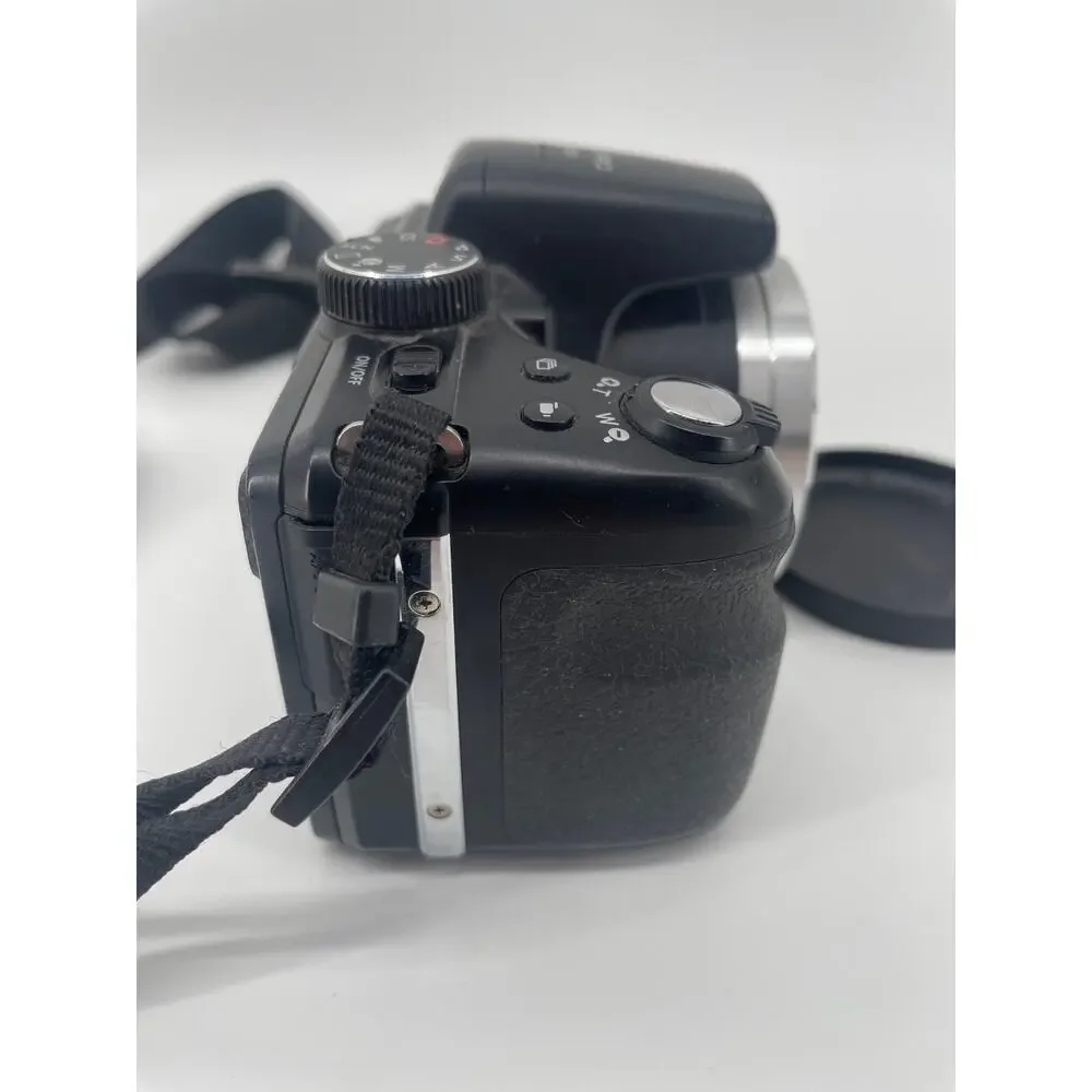 Kodak PIXPRO AZ361 Digital Camera 36X 16MP Black Charger 2 Batteries Neck Strap